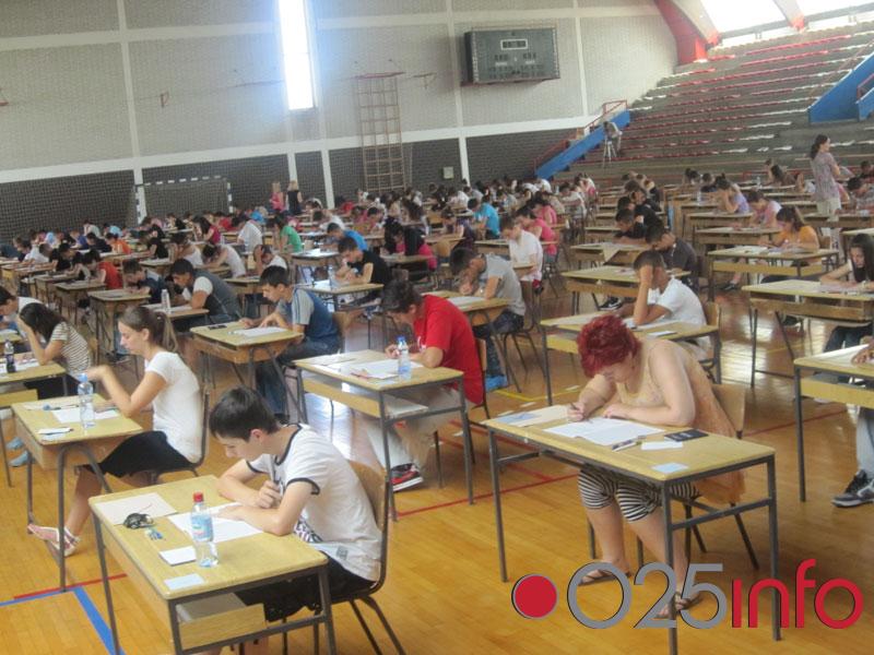 Počeo ispit iz srpskog, izvučena prva kombinacija