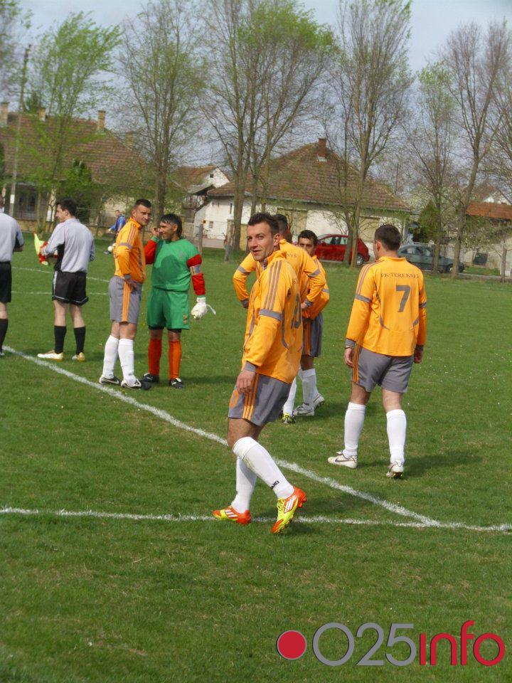 Vrelo fudbalsko leto u Staparu