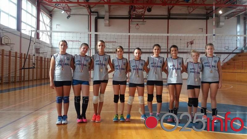 Praznik mini odbojke u Prigrevici, Apatinke najuspešnije