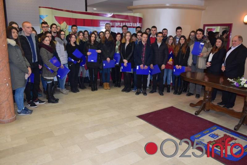 Kula stipendira najbolje studente