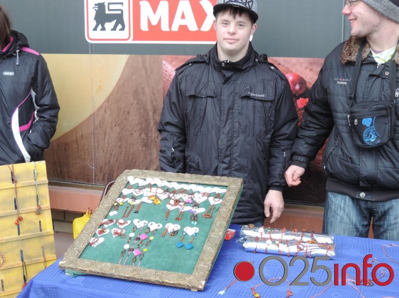 Održana prodajna izložba radova osoba sa fizičkim invaliditetom i intelektualnima teškoćama (FOTO)