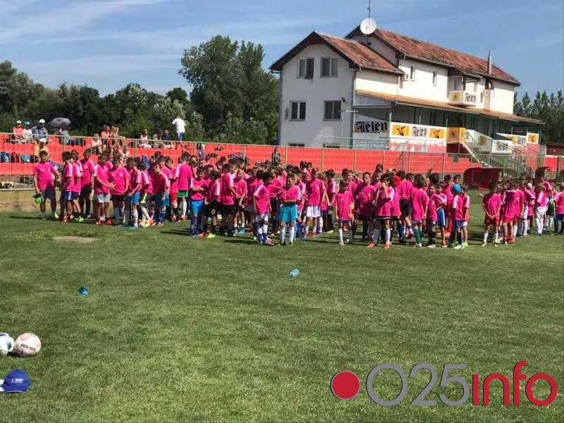 U Apatinu održan fudbalski kamp, učestvovalo oko 150 dečaka (FOTO)