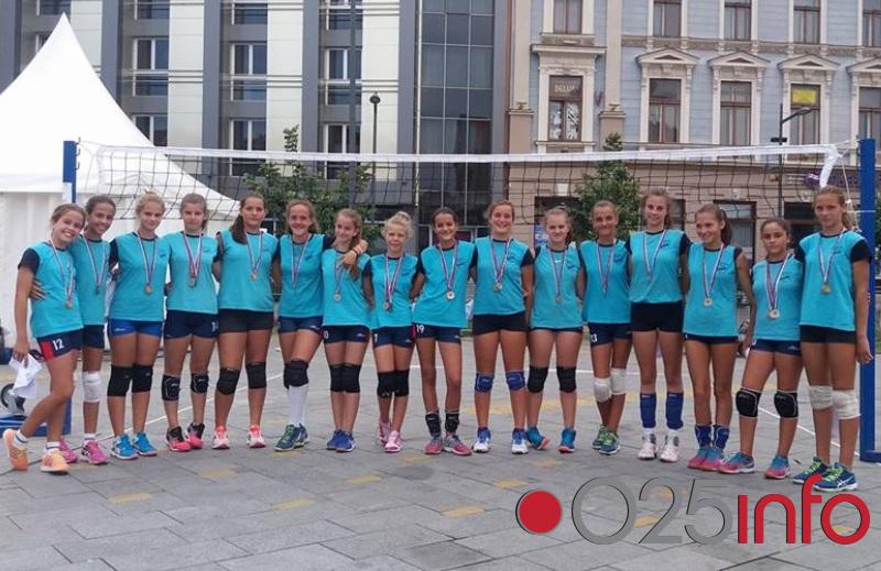 Četiri medalje i šest individualnih priznanja za OK Apatin u Zrenjaninu