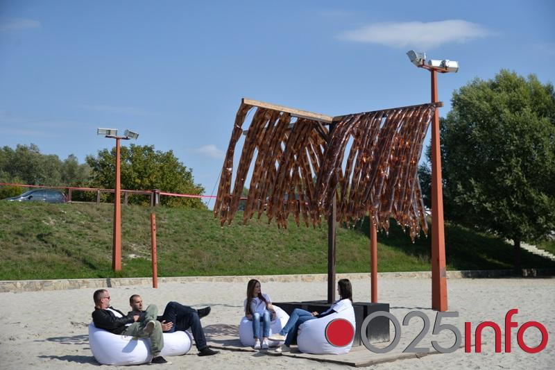 U Apatinu predstavljeni prvi suncobran i klupe od recikliranog materijala