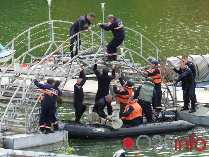 Na Dunavu kod Apatina održana vežba jedinice za spasavanje na vodi i pod vodom