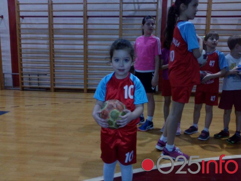 Najmlađa rukometašica u Srbiji ima tri godine i živi u Prigrevici
