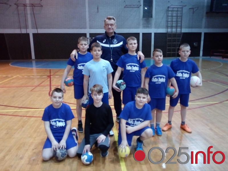 Neki novi klinci u apatinskom rukometu