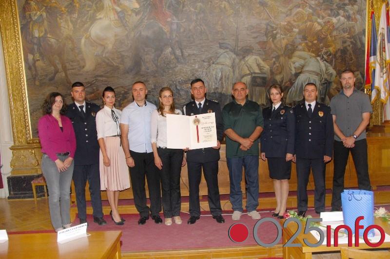 Povodom Dana policije nagrađeni policijski službenici PU Sombor