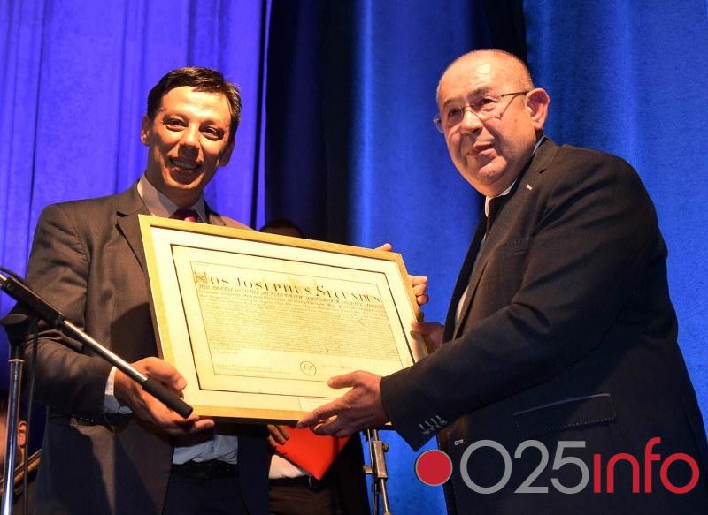 Ištvanu Pastoru uručena počasna povelja varoši Novobečejske