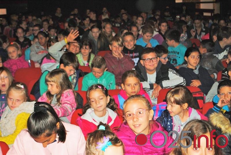 Jovan Lakatoš u Sonti: Cela škola na predavanju