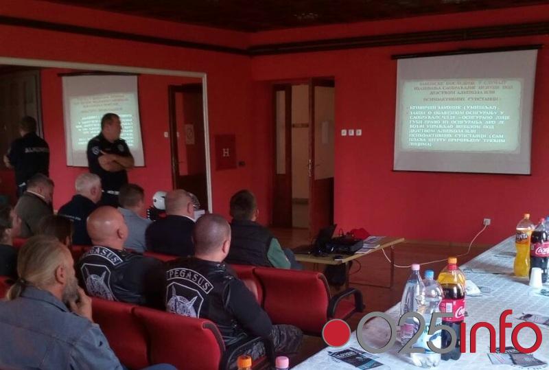 U Kruščiću održano edukativno predavanje o bezbednosti moticiklista u saobraćaju