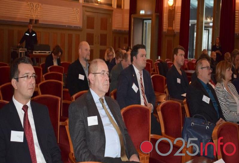 Predsednik Pastor i potpredsednik Zobenica na sastanku Biroa AER-a 