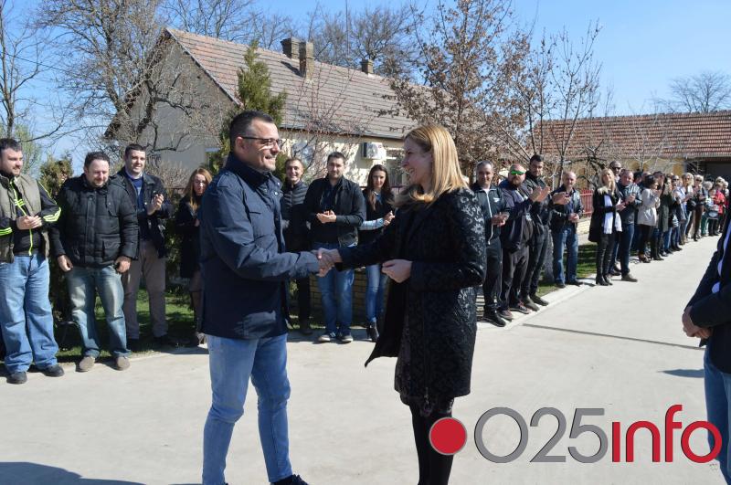 Ministar poljoprivrede Branislav Nedimović u poseti gazdinstva u okolini Sombora
