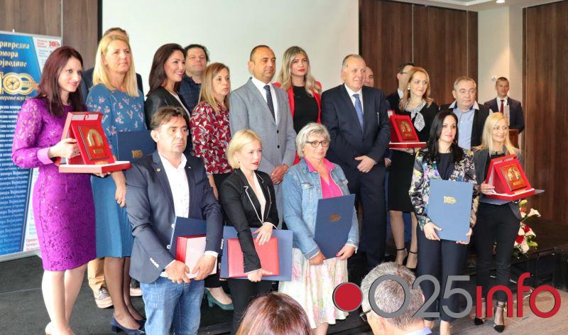 Apatinskoj marini plaketa za kvalitet usluga u ugostiteljskoj i turističkoj delatnosti  