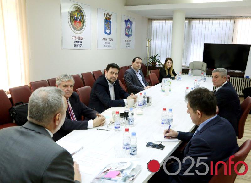 Somboru sredstva za rekonstrukciju fasade Županije 