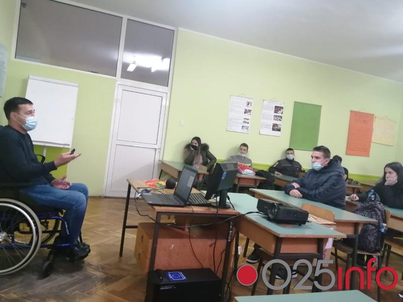 Održano predavanje na temu prevencije saobraćajnih nezgoda za srednjoškolce