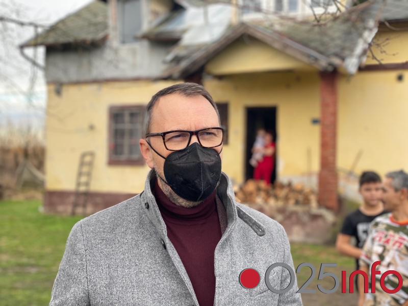 Predsednik opštine Kula obišao sedmočlanu porodicu kojoj je u požaru izgorela kuća
