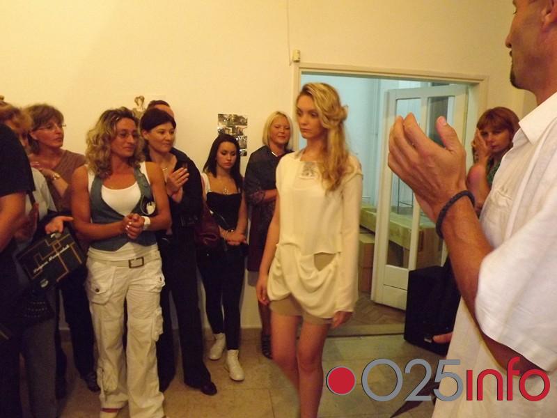 Otvorena izložba unikatnih haljina i fotografija - 