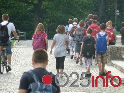 Apatin najviše pomaže školarce